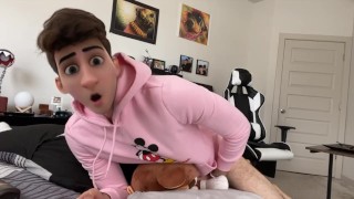 Cartoon Anime Boy Humps Oreiller et se masturbe