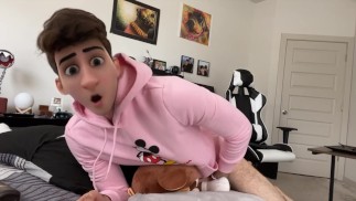 Cartoon Anime Boy gobba cuscino e si masturba