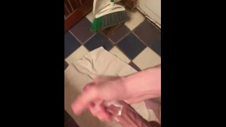 voz profunda se masturbando e gemendo