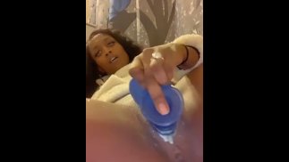 Tive que esgueirar-se para o banheiro por um segundo 🤭