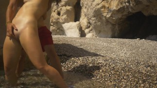 DOSŁOWNY SEKS NA PLAŻY! WYTRYSK NA CYCKI, ABY SKOŃCZYĆ!