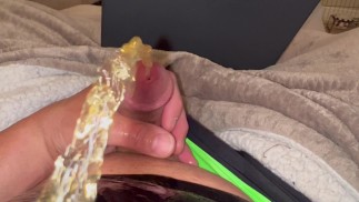 Regarder du porno a conduit à un orgasme éjacule incroyable, Regardez-moi tremper vraiment humide 💦