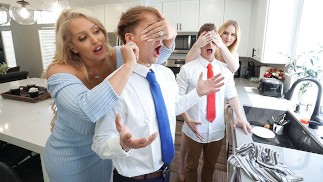 MomSwap - Gorące ogiery odwołały randkę i zamiast tego spędziły wieczór jedząc dojrzałe cipki