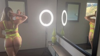 Mia 2022私は暑いクソです