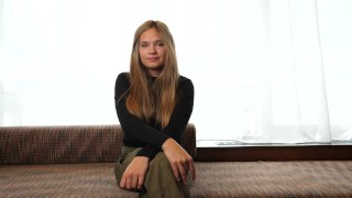 Блондинка испанская шлюха-подросток принимает 2 члена во время кастинга
