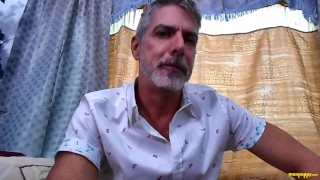 Schwuler DILF Richard Lennox verwandelt dich in sein Fickspielzeug