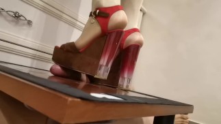 Como apertar esse pau depois do jantar! Shoejob com plataforma.
