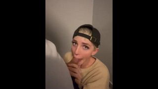 Подлый минет на лестничной клетке с SamanthaKnoxx