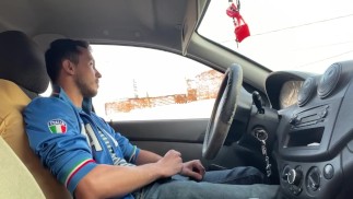 Gay branler dans la voiture, se faire prendre, pas de sperme.