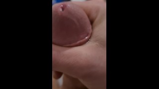 Много 💦PRECUM💦 стекает по моей груди