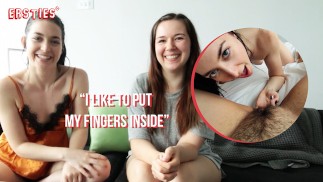 Ersties: Amateur Babe tiene su primera experiencia sexual lésbica