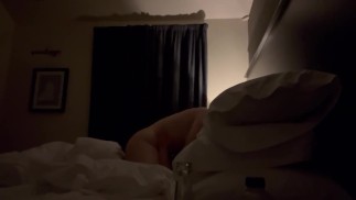 Meilleure amie lesbienne me baise dans sa chambre toute la nuit (COMPLET)