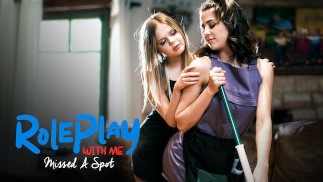 GIRLSWAY - Empregada Kylie Rocket seduz chefe rico Coco Lovelock por um bônus wetty