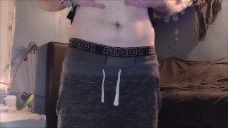 Goth FTM poilue avec chatte rasée -STRIP MASTURBATE TEASE