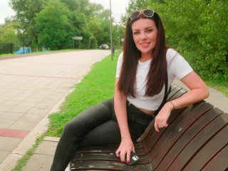 Riskanter Blowjob Im Park Mit Sperma Im Mund