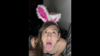 Coelhinha femboy gosta de chupar
