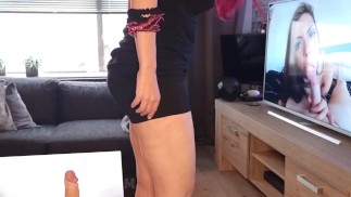 Mamma rossa scopa un dildo!
