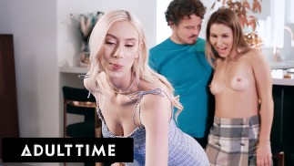 ADULT TIME - Colegas de quarto Paige Owens e Kay linda piscina de strip com garanhão e usa-o como brinquedo!