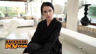 POV - Alyssa Bounty neuken in haar petite kont
