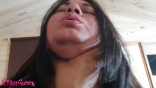 Wow Riderqueen mom visita a su mejor fans de xhamster a su cama