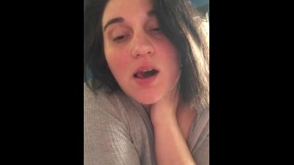熟女ジョイ!ママに耳を傾ける