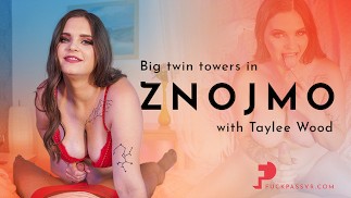 FuckPassVR - Taylee Wood laat je haar kinky kant zien door je de VR porno-ervaring van je leven te geven