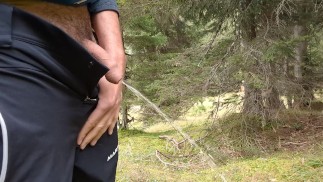 mec amateur chaud pisse en plein air
