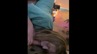 Fille sexy suce et se fait baiser