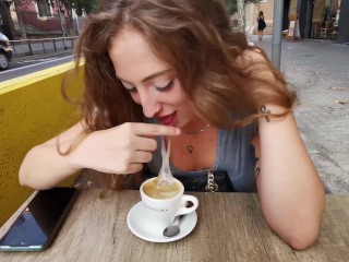VENOM悪のための余分なミルクのコーヒー