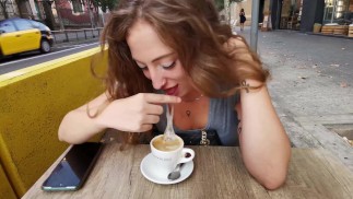 CAFÉ AVEC DU LAIT SUPPLÉMENTAIRE POUR VENOM MAL