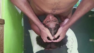 Garganta profunda empujando garganta !!
