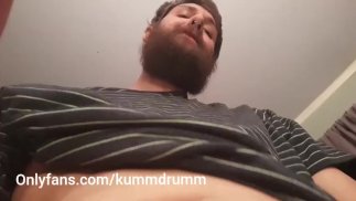 Pokud jsi hodný kluk a necháš mě šukat tvůj krk, udělám tvého malého ptáka - malý penis ocením
