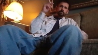 Garoto solo masturbando pau grande se masturbando
