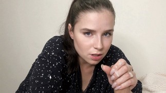 Nevlastní sestra vzrušovala svého bratra kouřením a skončila s horkými rukama