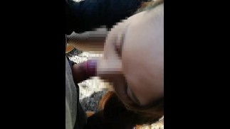 野外で人目もはばからずにオチンポしゃぶるの大好きなんです。