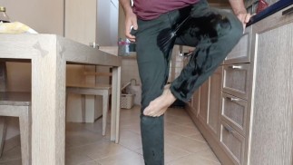 préparer la nourriture, mais je dois gravement faire pipi