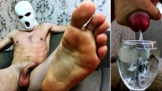 O macho dominante com conversas sujas fode você e cums para você em um copo de água! Doggystyle