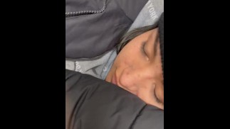 角質のデーンは階段でBFに指を入れます