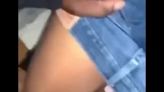 Su hombre estaba en casa discutiendo con ella, así que fuimos a las escaleras (corrida)
