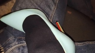 Melhor shoojob de meia-irmã com forte esperma nos pés, sapatos e meia-calça
