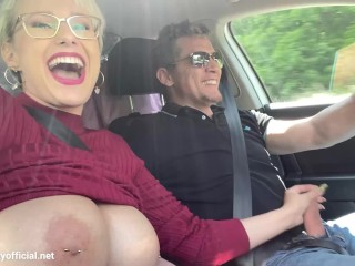 Angel Wicky Baise Spontanée En Voiture