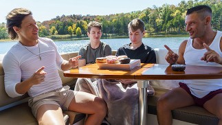 Nevlastní otcové Jax Thirio a Dalton Riley se střídají v bušení do svých nevlastních synů Twink na lodi - FamilyDick