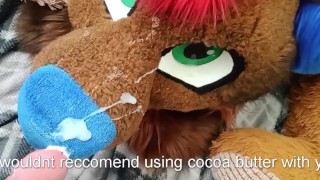 Sperma op fursuit totdat ze volledig bedekt is