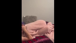 Regarde-moi monter la baise de la bite de mon copain