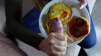 Je veux plus de sauce dans mon burger, manger du sperme, food porno