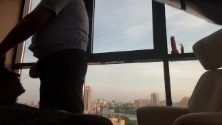 续集俄罗斯警察主宰年轻的军人男孩 - 非常坚硬的皮手套耳光和撒尿