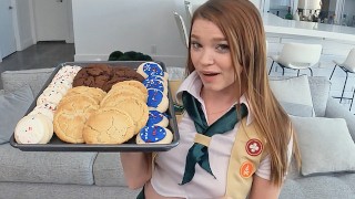 POVD 动机戏弄女童子军饼干女孩乱搞大鸡巴