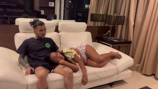 私のボーイフレンドは私のベッドで彼女の大学の友人とセックスします、私の隣で、英語のキャプション