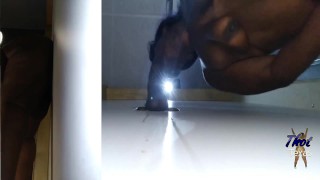 Black Ebony Kont - Scène 19 - Geneukt in gloryhole