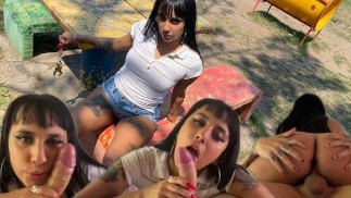 郊外の女の子は私に何か飲むものを提供し、私のディックを吸います
